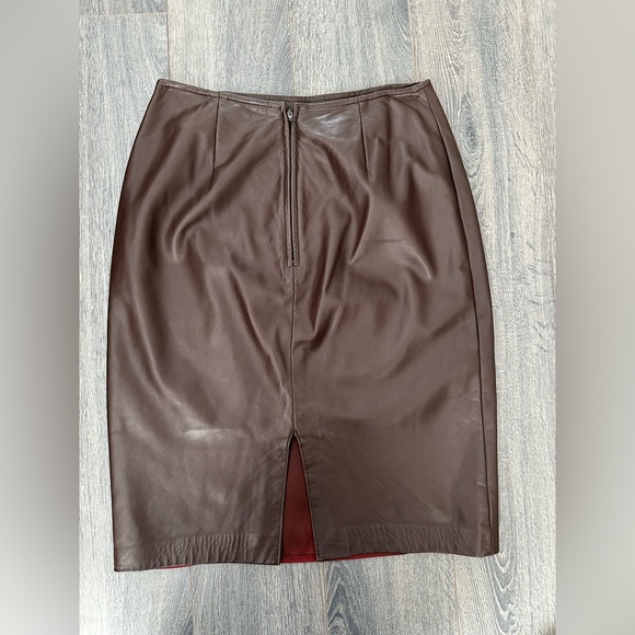 Danier Leather Women’s Genuine Leather Brown Pencil Skirt Size 6 - Picture 2 of 9